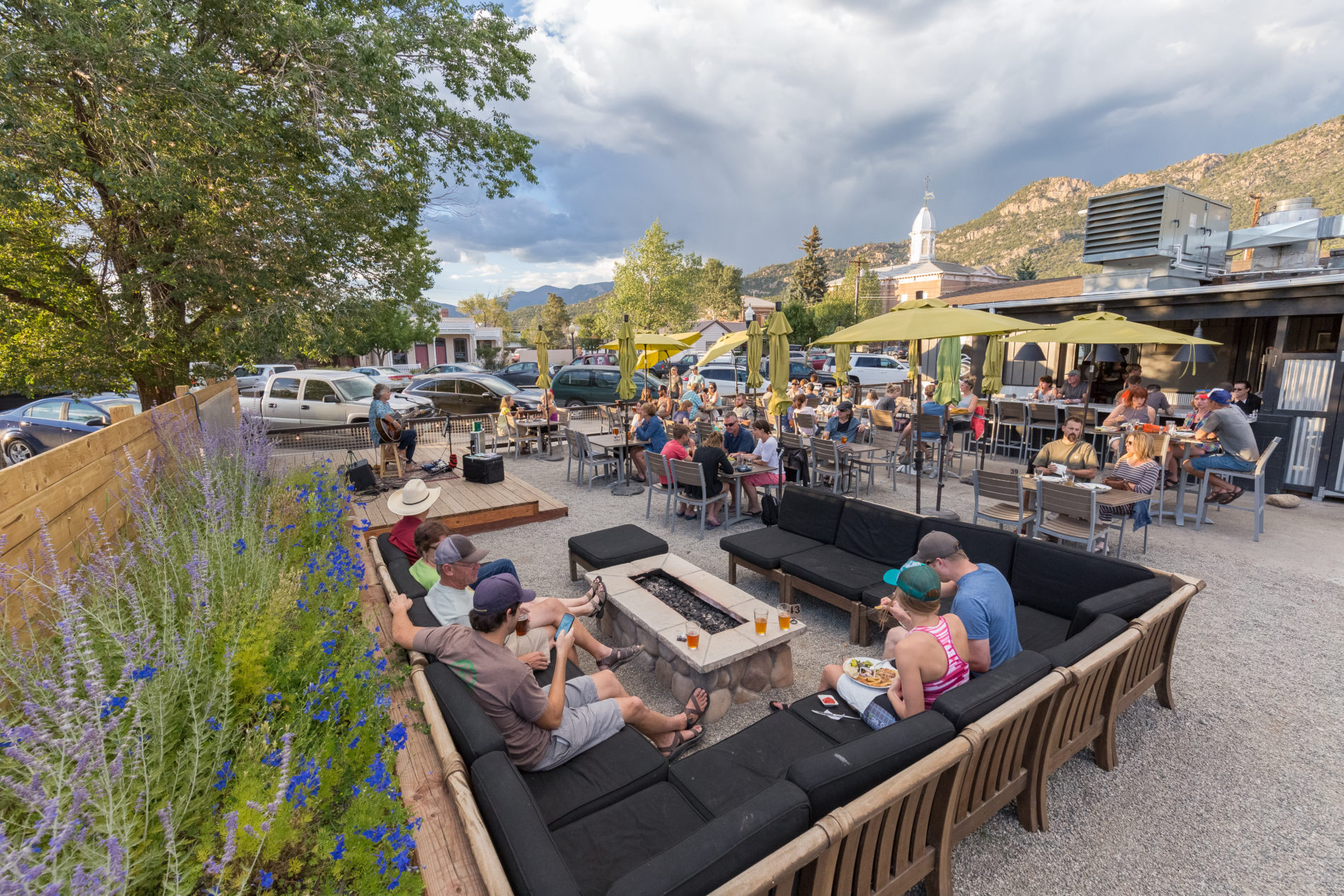 Outside dining at the House Rock Kitchen Restaurant Buena Vista, CO